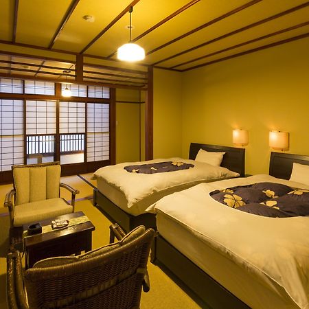Yamaboushi Hotel Takayama  Bagian luar foto
